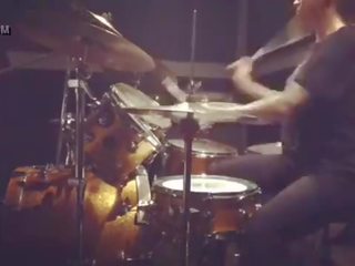 Felicity feline drumming pri zvok studios
