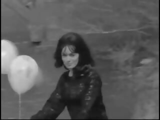 Szemtelen rövidnadrág 4 1960s - 1970s, ingyenes felnőtt film 9a | xhamster