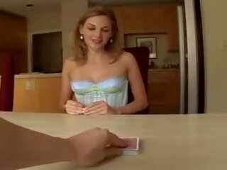 Ona igra poker in loses denar in rit, umazano film 63 | sex