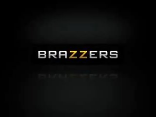 Brazzers - bẩn người đàn ông đấm bóp - nghiện đến ass mát-xa.
