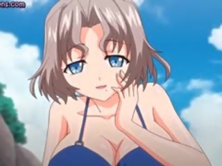 Duży meloned anime dostaje cipa wypełniony z sperma