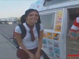 Gullibleteens.com icecream truck teismeline knee kõrge valge sokid saama manhood creampie