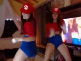 Lesbian mario girls having fun - voluptuous cosputer outfits