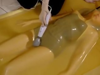 Kigurumi vibrating v vacuum lůžko 2, volný pohlaví 37